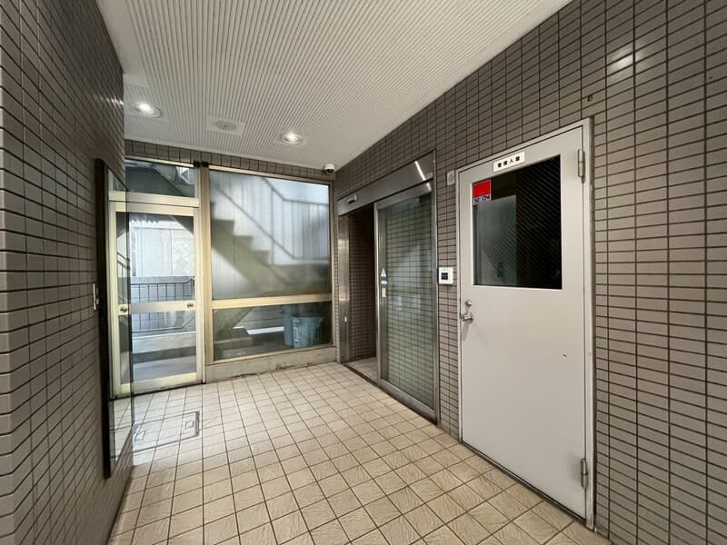 Room image 15