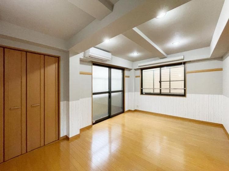 Room image 16