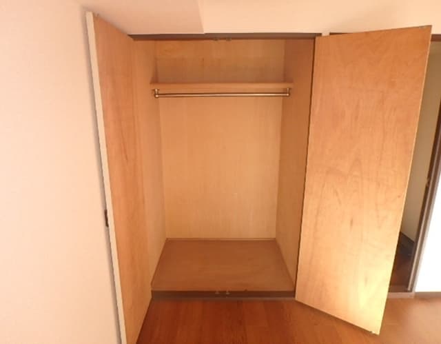Room image 8