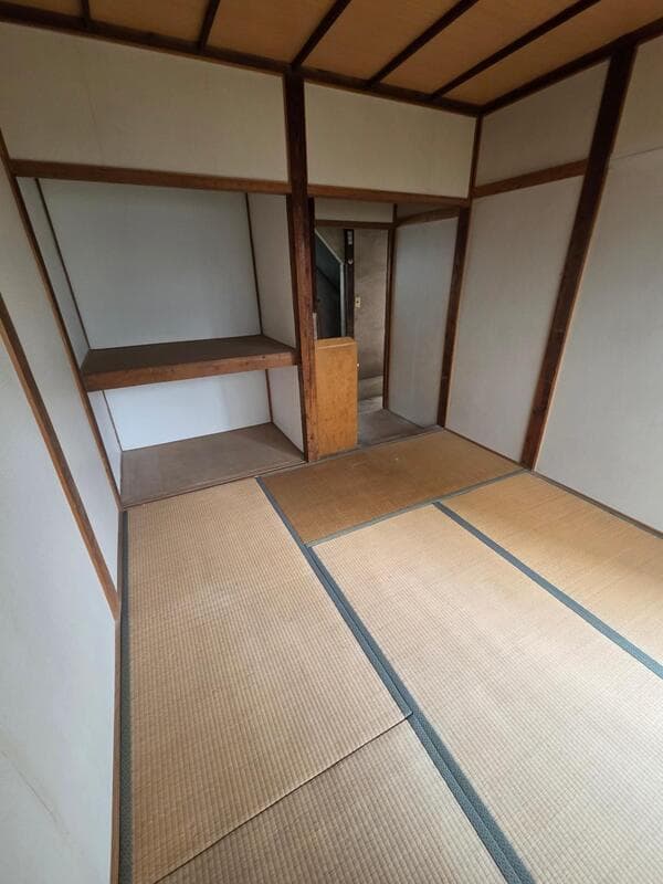 Room image 8