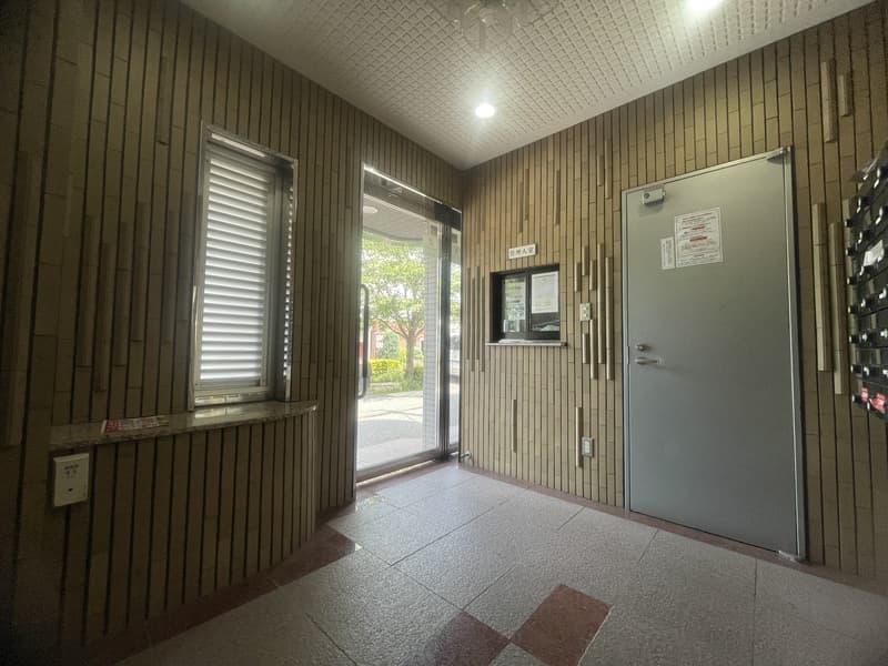 Room image 9