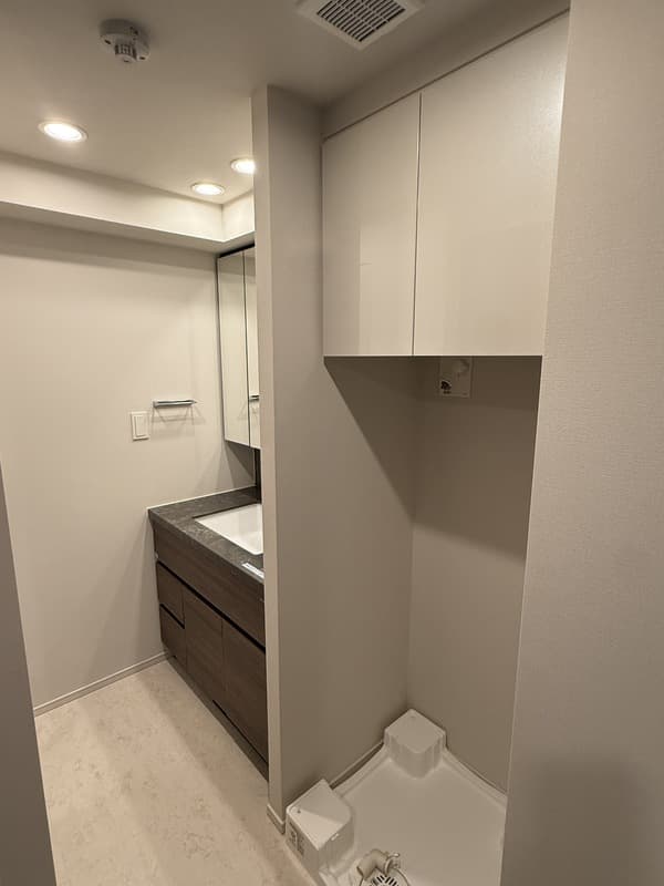 Room image 16