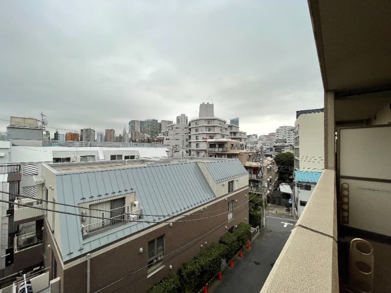Room image 15