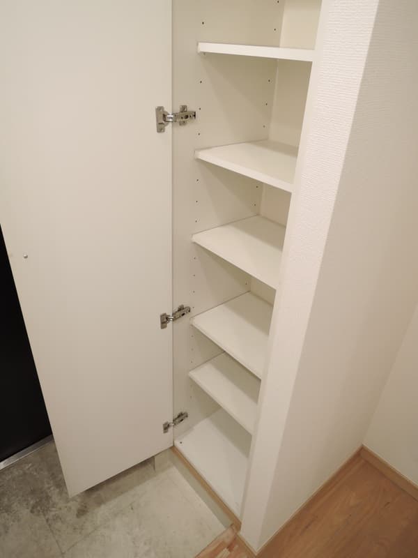 Room image 8