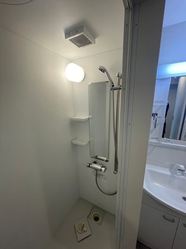 Room image 15