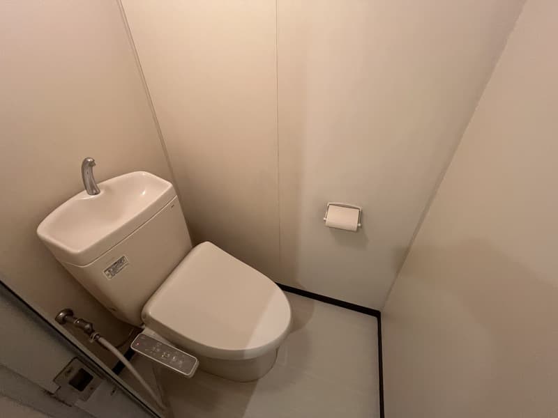 Room image 8