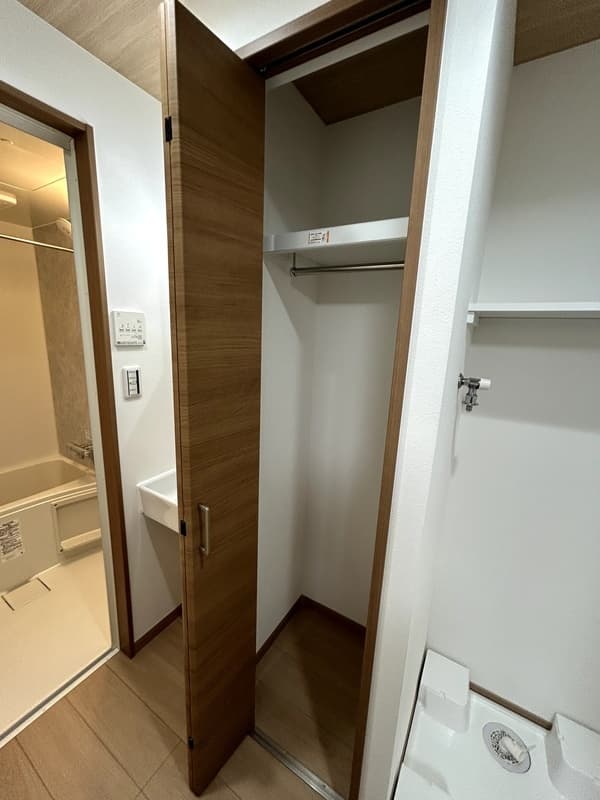 Room image 13