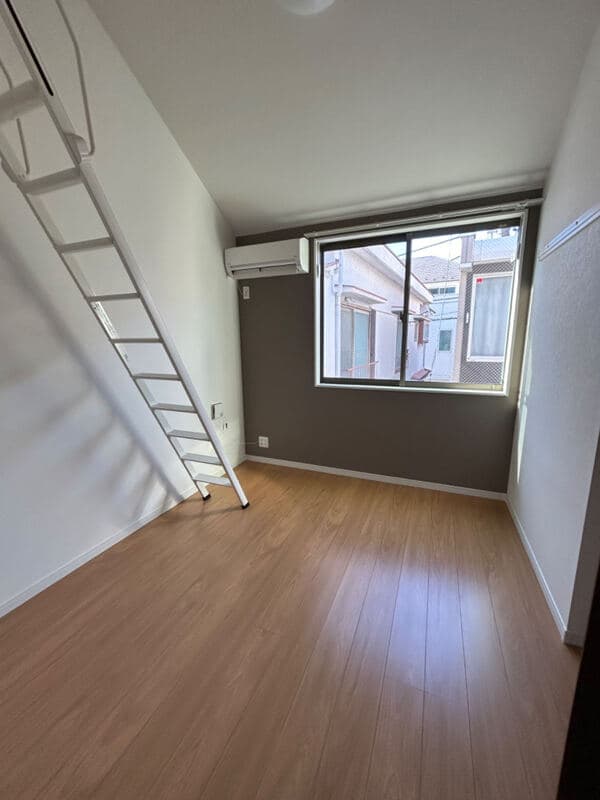 Room image 10
