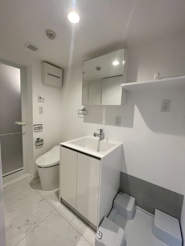 Room image 8
