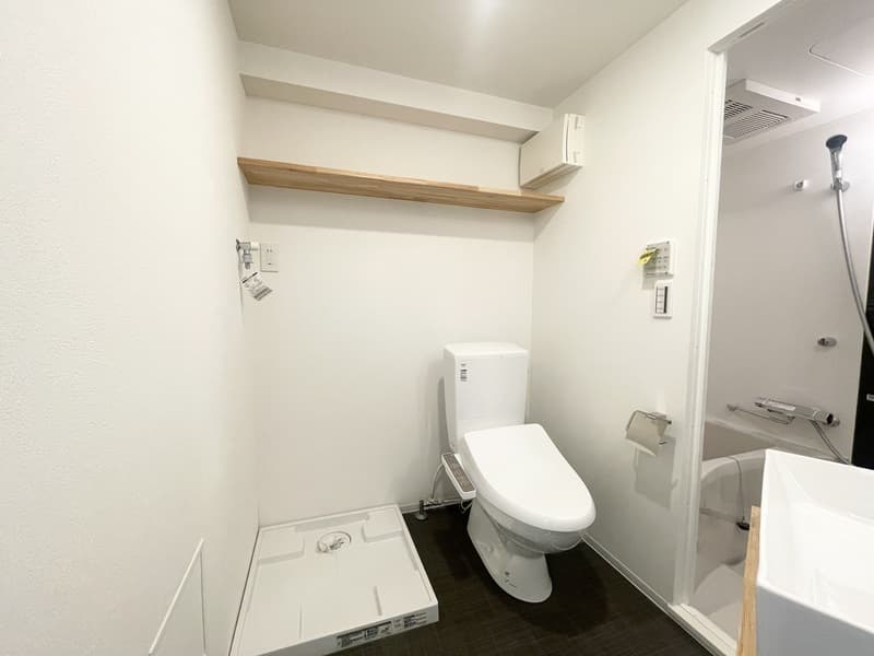 Room image 12
