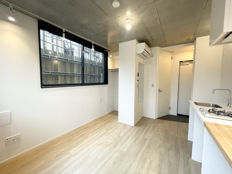 Room image 8