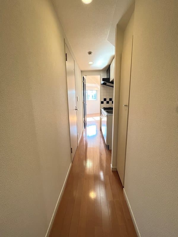 Room image 11
