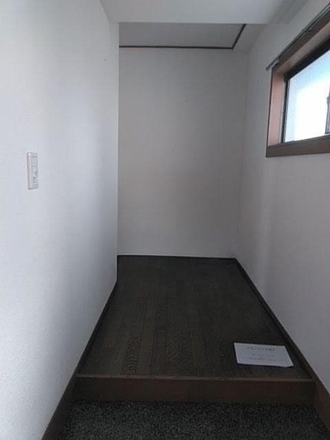 Room image 15