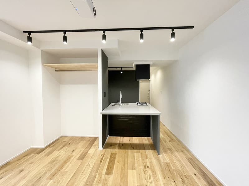 Room image 12