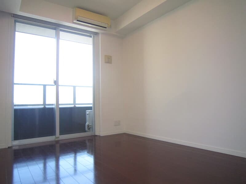 Room image 15