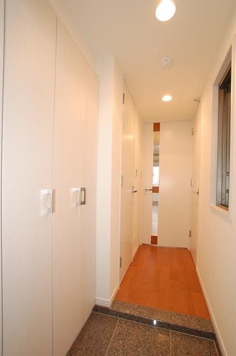 Room image 12