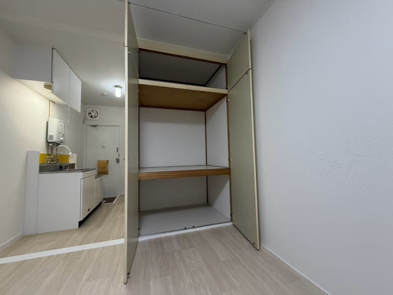 Room image 13