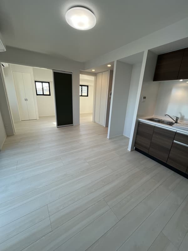 Room image 12