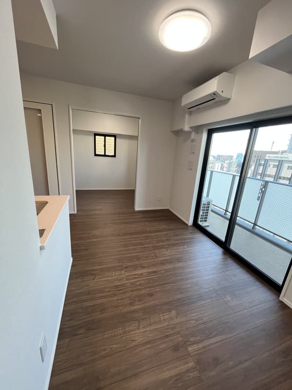 Room image 10