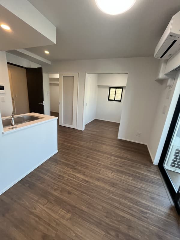 Room image 11