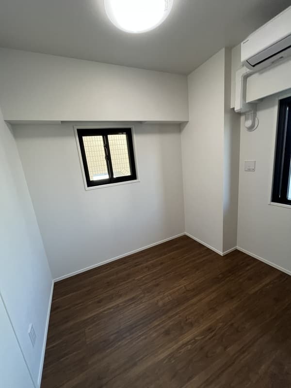Room image 13