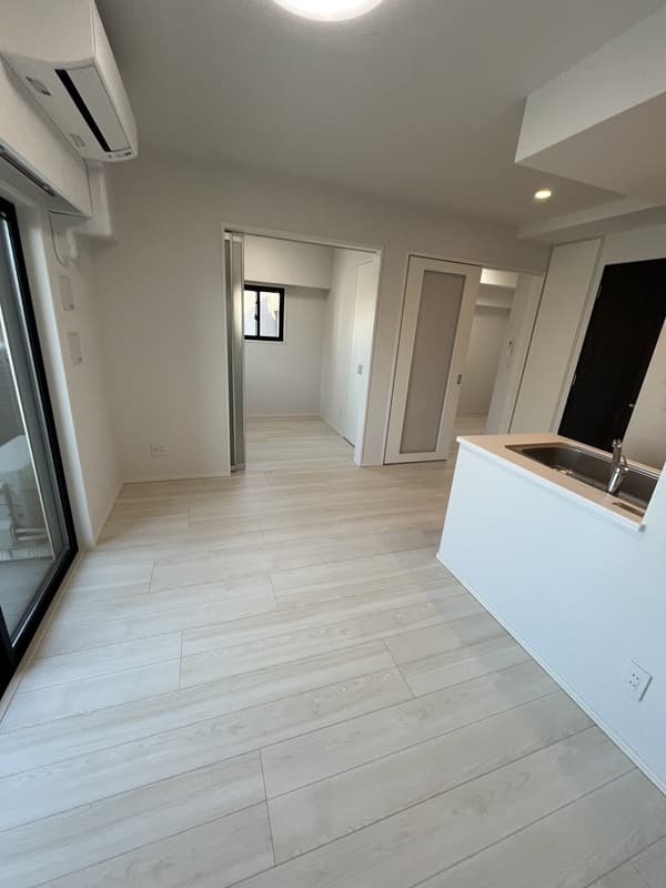Room image 10