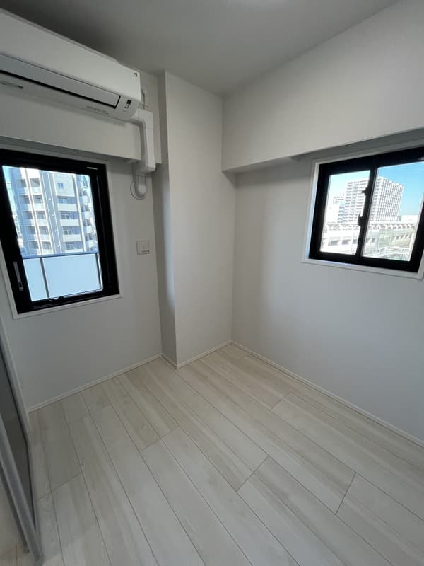Room image 12