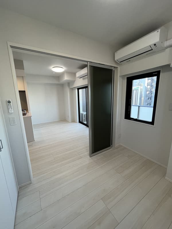 Room image 15