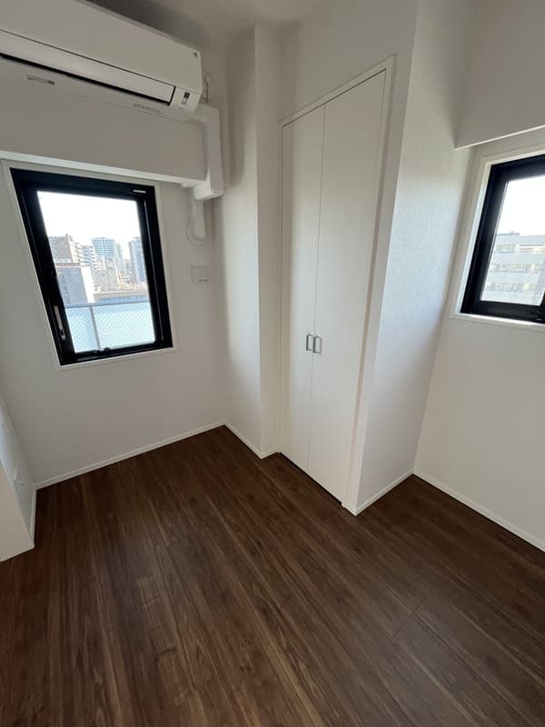 Room image 12
