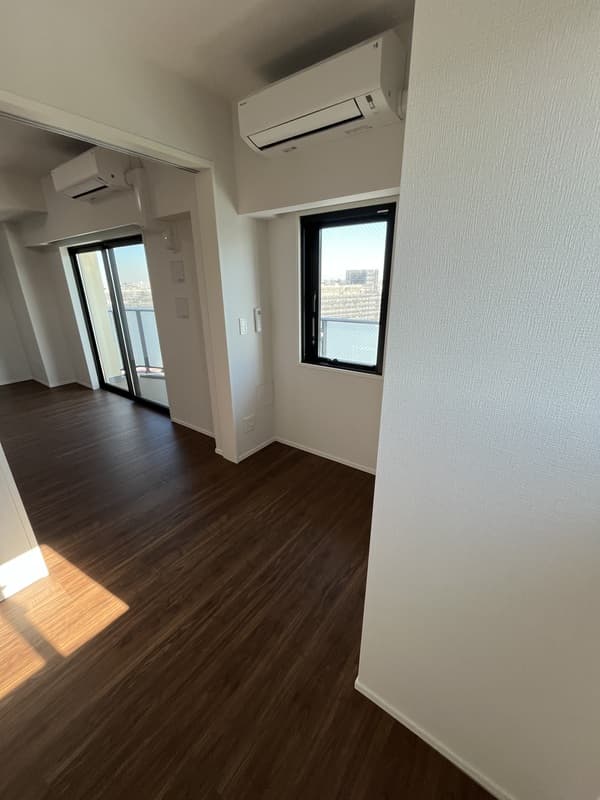 Room image 13