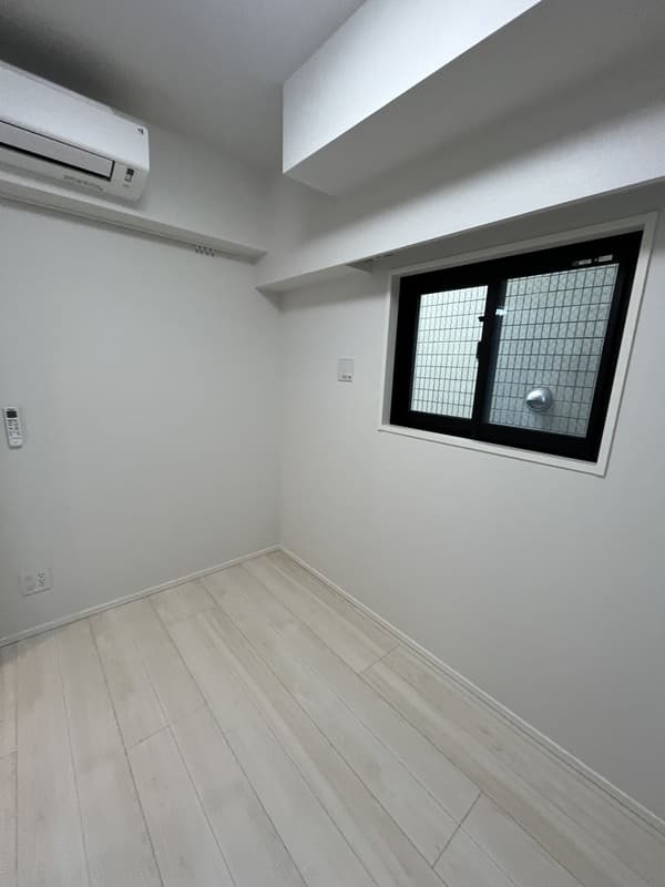 Room image 16
