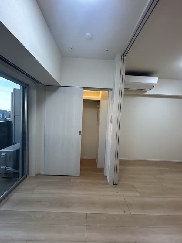 Room image 13