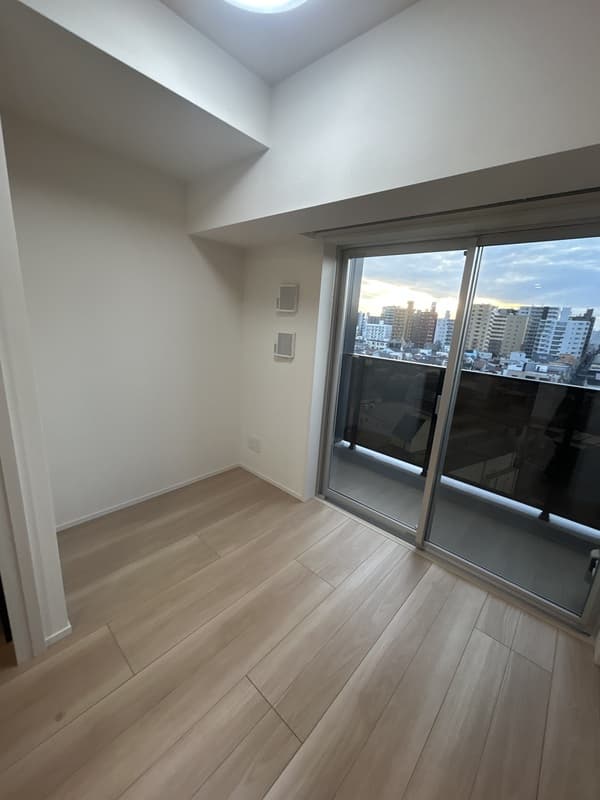 Room image 16