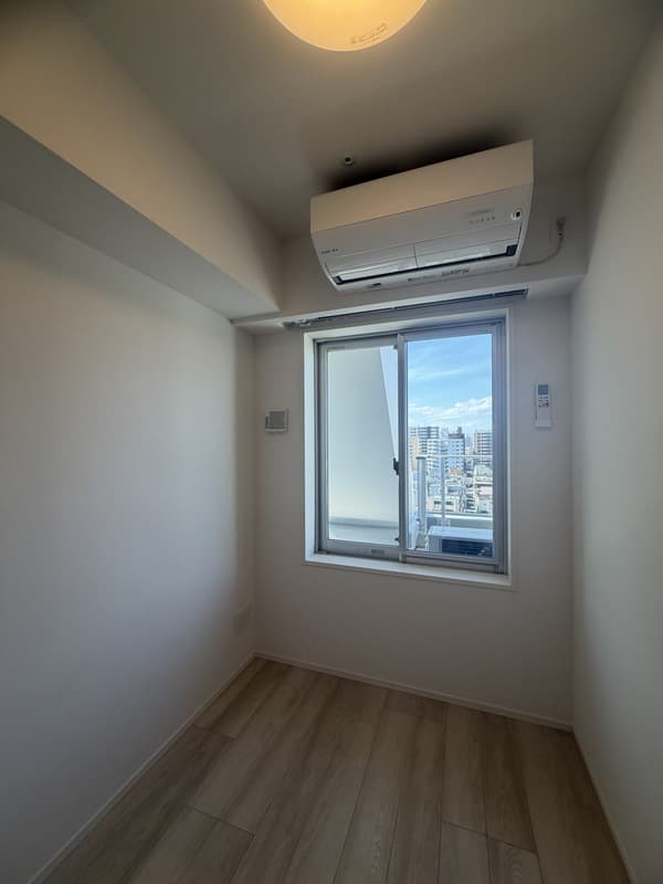 Room image 12