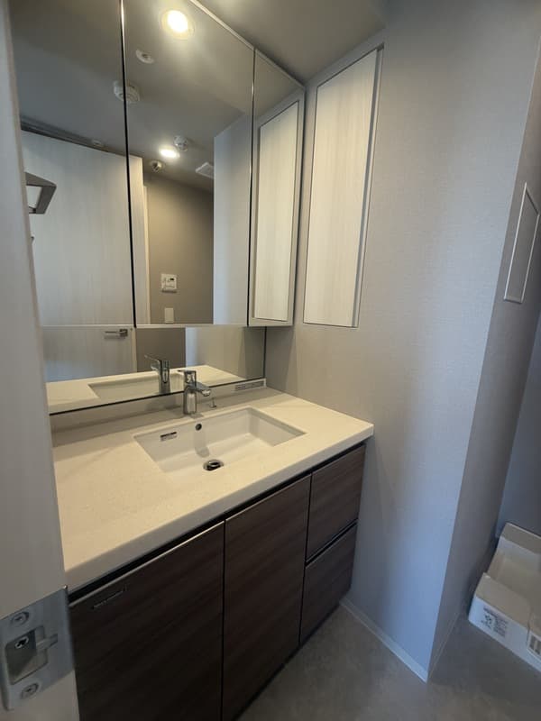 Room image 14