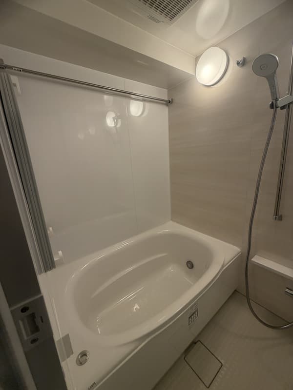 Room image 15