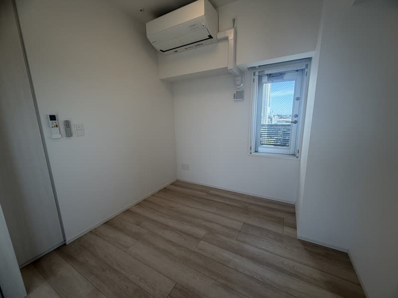 Room image 16