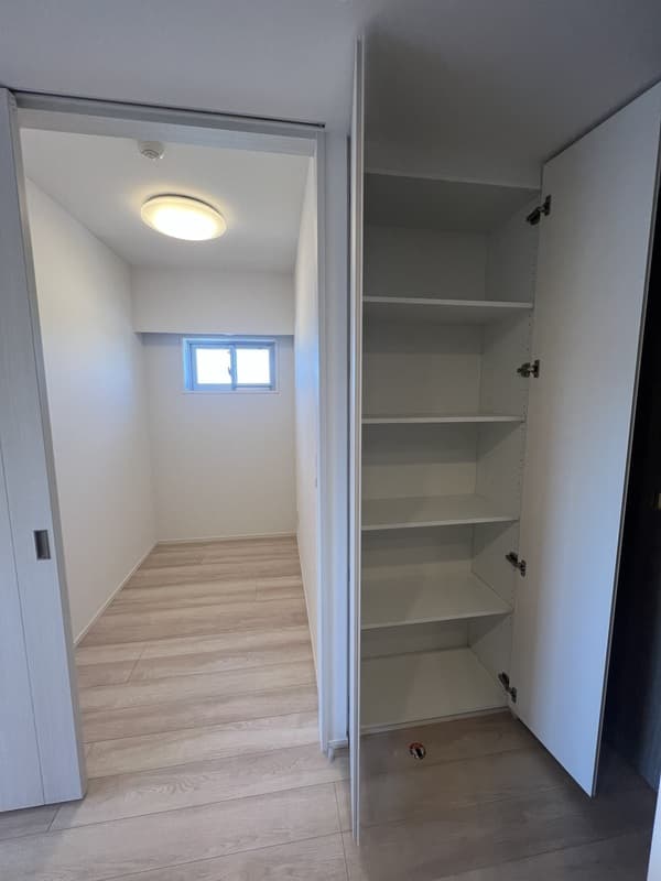Room image 15