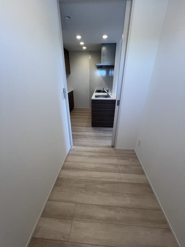 Room image 16