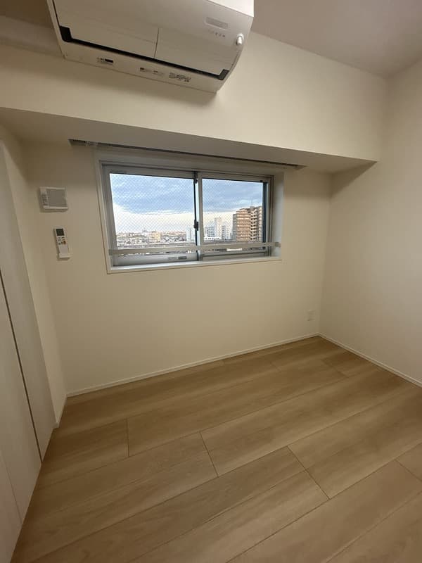 Room image 11