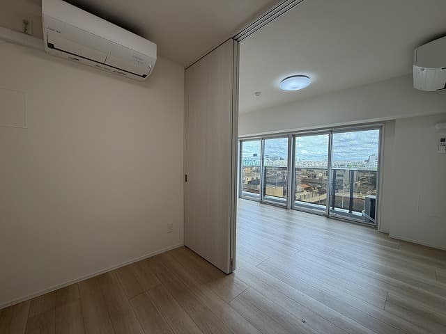Room image 14