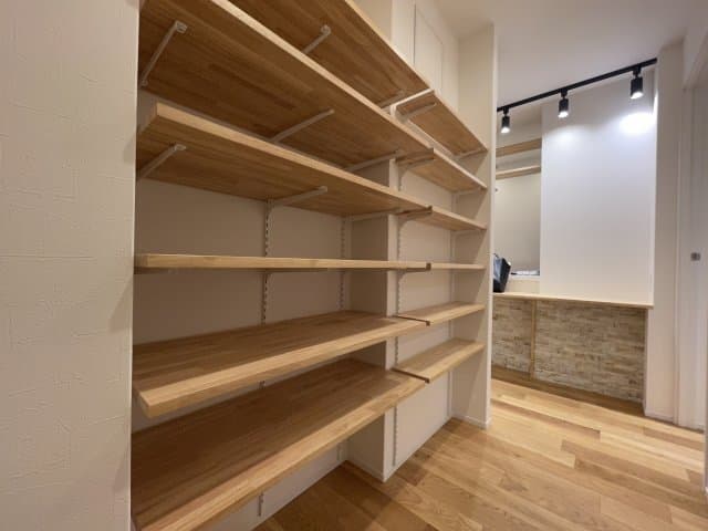 Room image 12