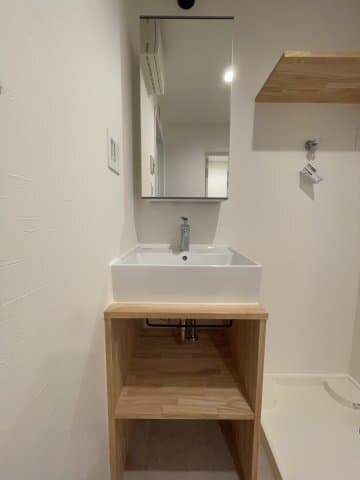 Room image 8