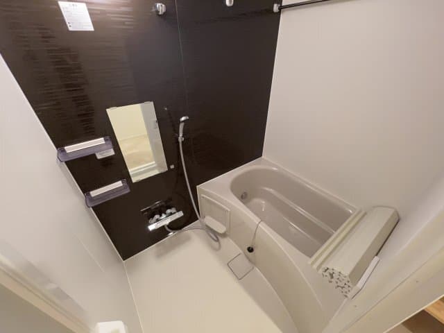 Room image 9