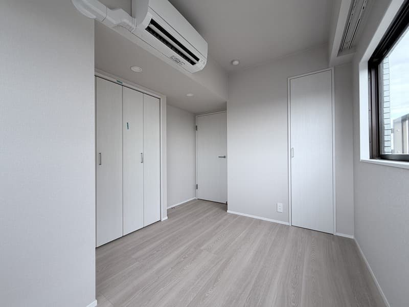 Room image 11
