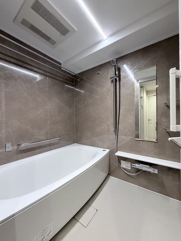 Room image 8