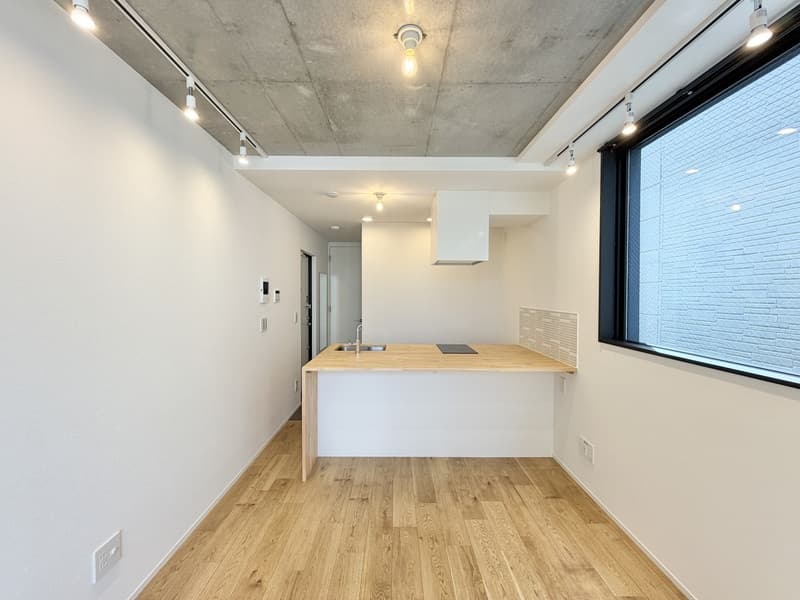 Room image 11