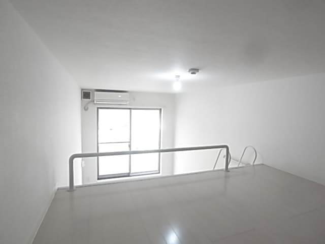 Room image 16