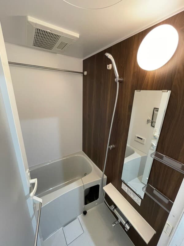 Room image 8