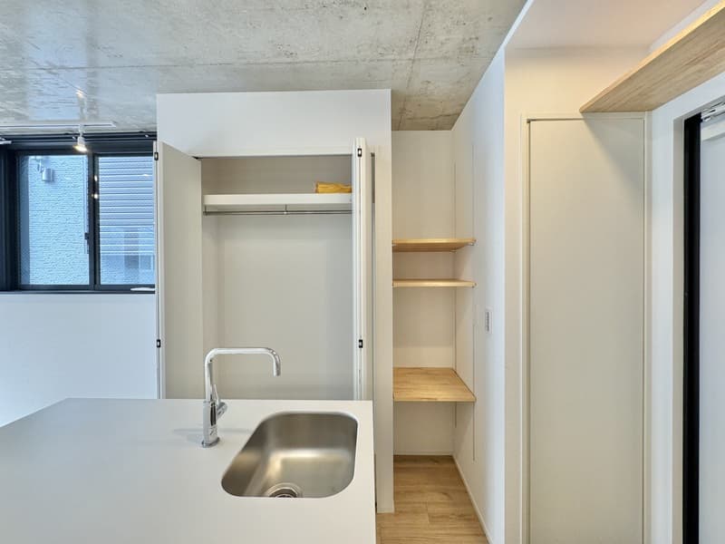 Room image 11
